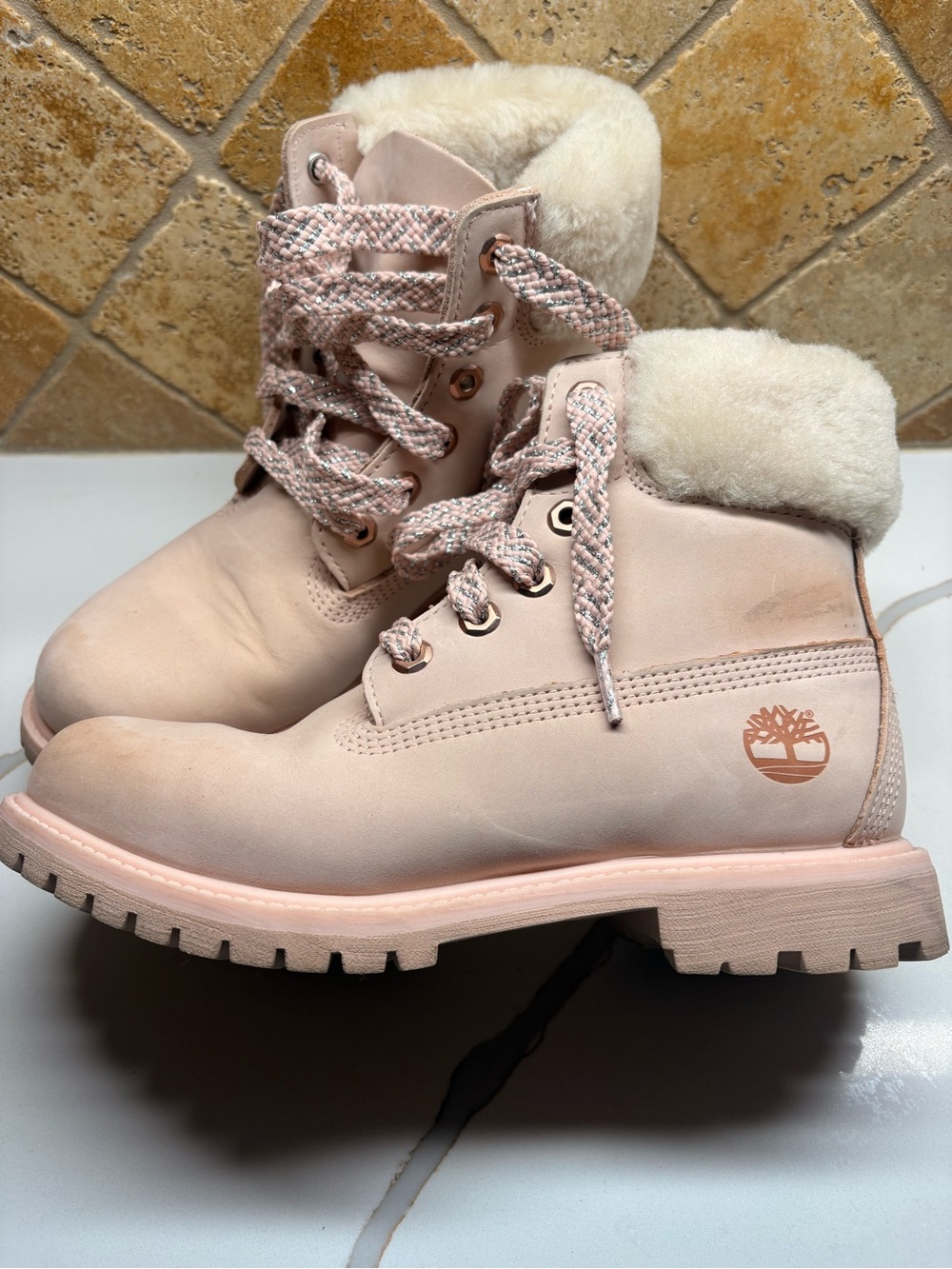 Timberland Women's Blush Pink Shearling-Lined Lace-Up Boots